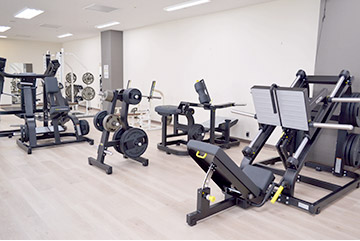 フロアガイド・施設紹介|フリーウェイト|神戸最大のプールと週最大100本のプログラム|エス・パティオ