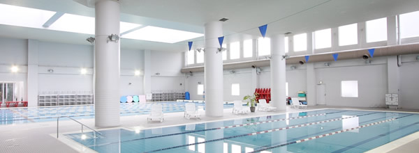 初めての方へ|魅力その3プール|神戸最大のプールと週最大100本のプログラム|エス・パティオ